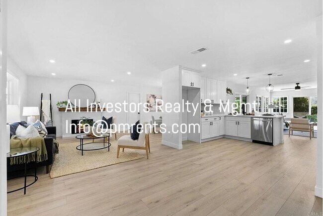 Building Photo - 4959 Park Dr