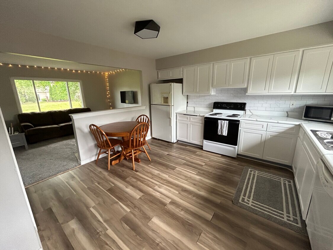 16677 Westminster Ct Unit Westminster, Germantown, WI 53022 Condo for