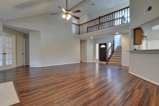Building Photo - 3010 Skypark Dr
