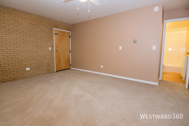 Foto del edificio - 9907 W 58th St