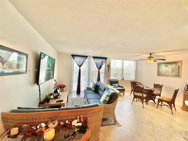 Building Photo - 430 Golden Isles Dr