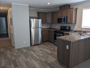 Building Photo - 14566 Red Bud Trail N