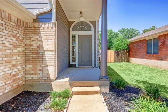 Building Photo - 1816 W Pflugerville Pkwy