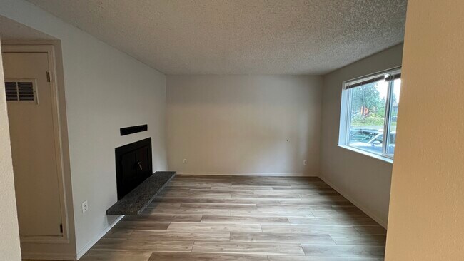 Foto del edificio - 14801 132nd Ave E