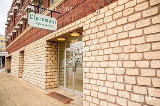 Building Photo - 101 SE 2nd St