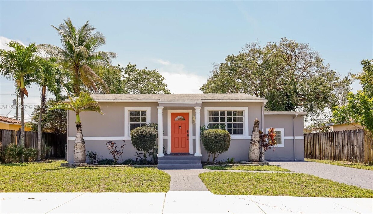Foto principal - 2740 Dewey St