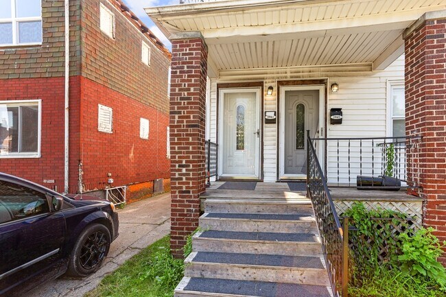 Foto del edificio - 2045 Clements St