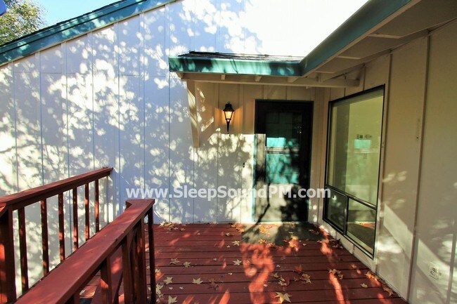 Foto del edificio - 3589 Spring Ln