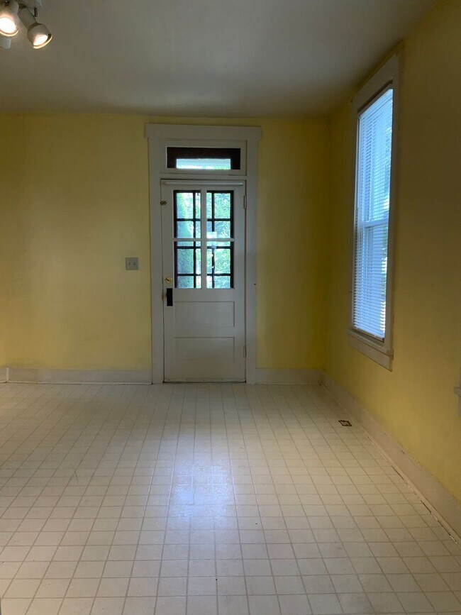 Building Photo - 3 br, 2 bath House - 150A BROAD ST