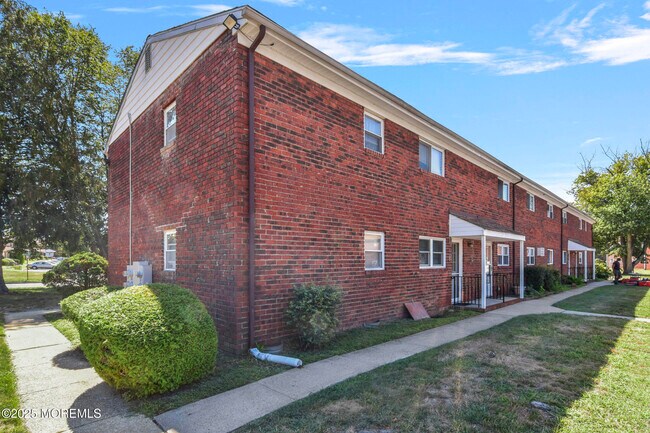 Foto del edificio - 12 Laurel Pl