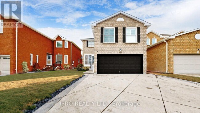 Photo du bâtiment - 6521 Warbler Ln