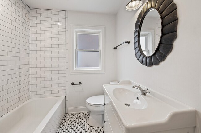 Foto del edificio - 6114 North Lenox-