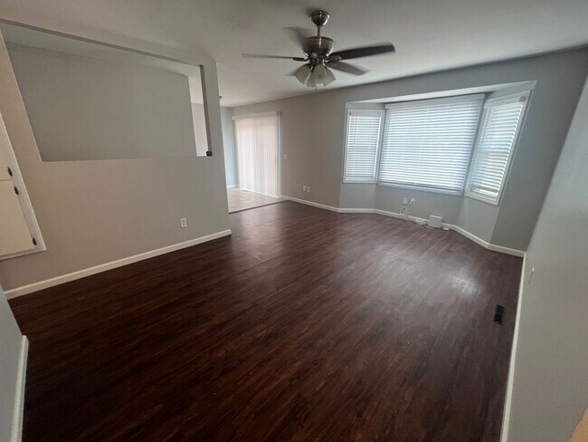 Foto del edificio - 3119 S Custer Ave