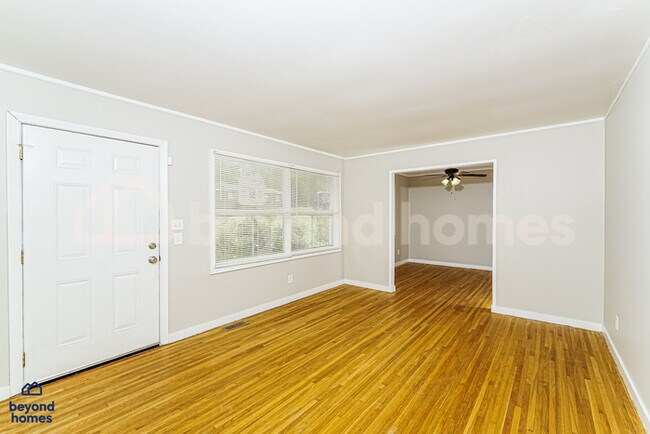 Foto del edificio - Discover this 3-bedroom, 1.5-bath home in Birmingham’s Spring Lake area!