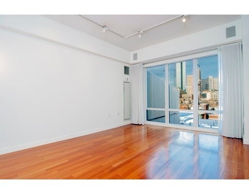 Building Photo - 505 Tremont St