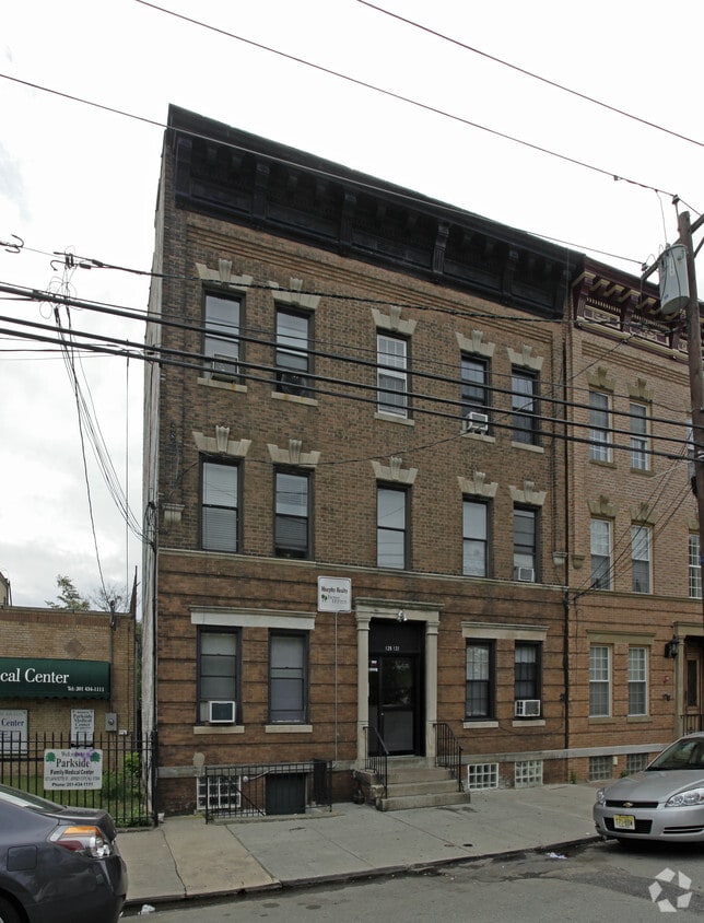Primary Photo - 129-131 Lafayette St
