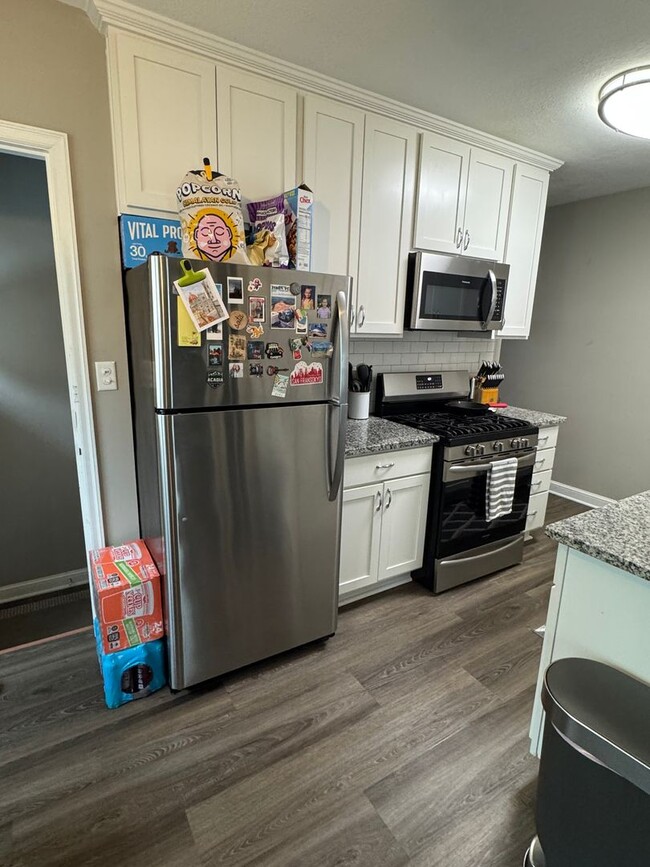 Building Photo - 5704-5706 Chicago Avenue