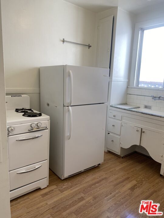 Foto del edificio - 11319 1/2 Iowa Ave