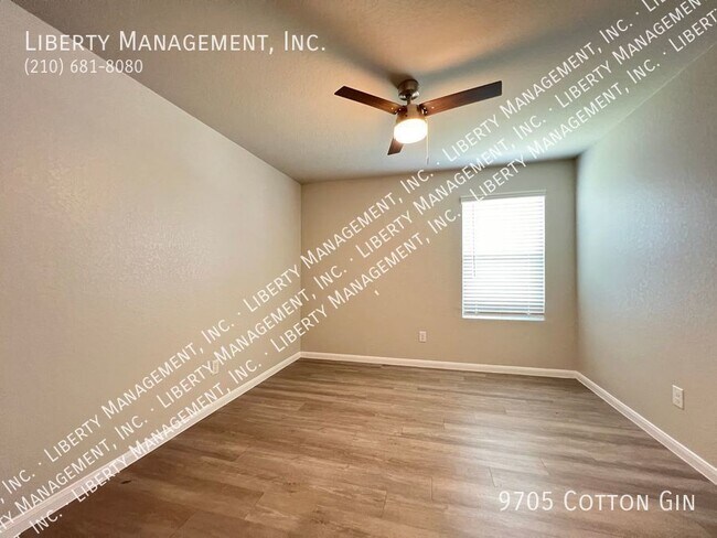 Building Photo - 3 Bedroom, 2 Bath Home with an Office near...