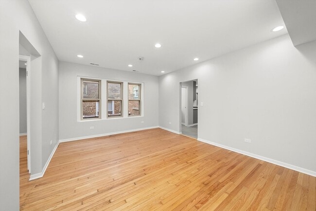Building Photo - 5030 S Archer Ave