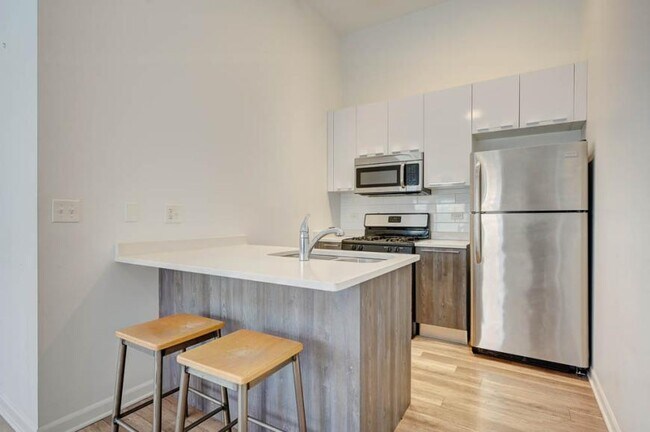 Foto del edificio - 2 bedroom in Chicago IL 60647