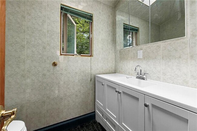 Foto del edificio - 2166 E 18th St