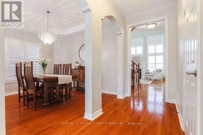 Photo du bâtiment - 3632 Fortune Pl