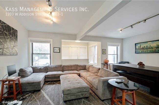 Photo - 1203 W Addison St Apartment