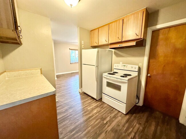 Building Photo - 1041 Glenmoor Dr