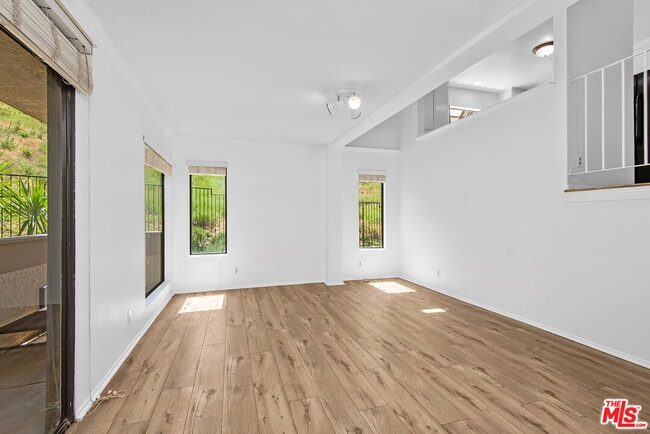 Building Photo - 26014 Alizia Canyon Dr