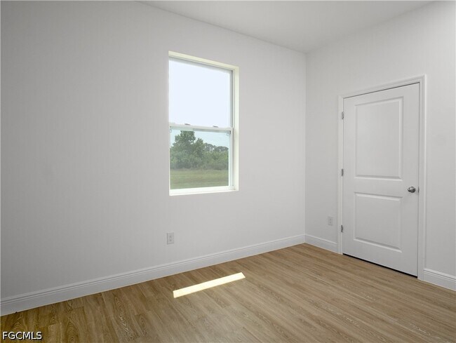 Foto del edificio - 6045 Keystone Cir