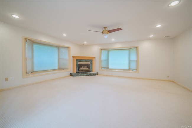 Building Photo - 15 Remsens Ln