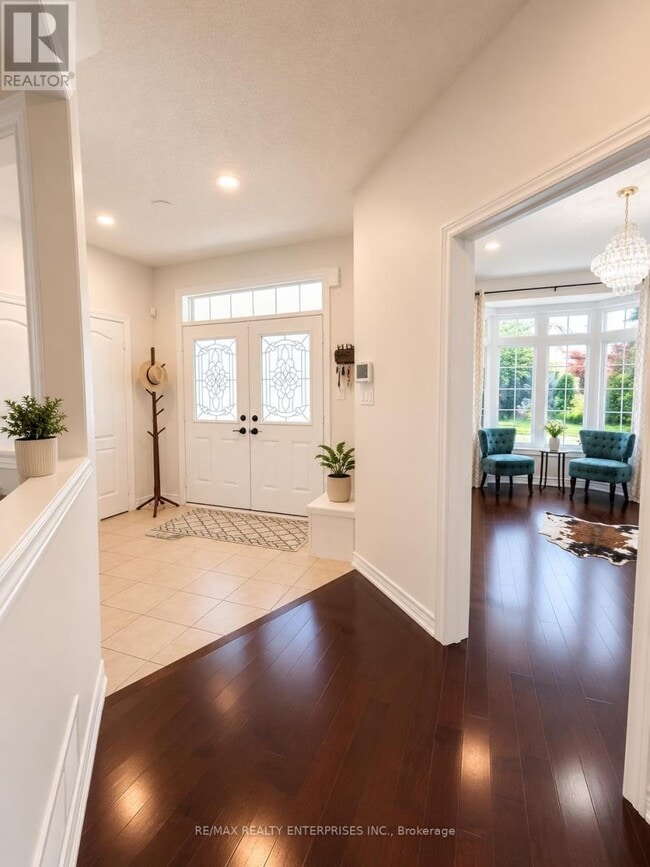 Building Photo - 250 Admiral Dr