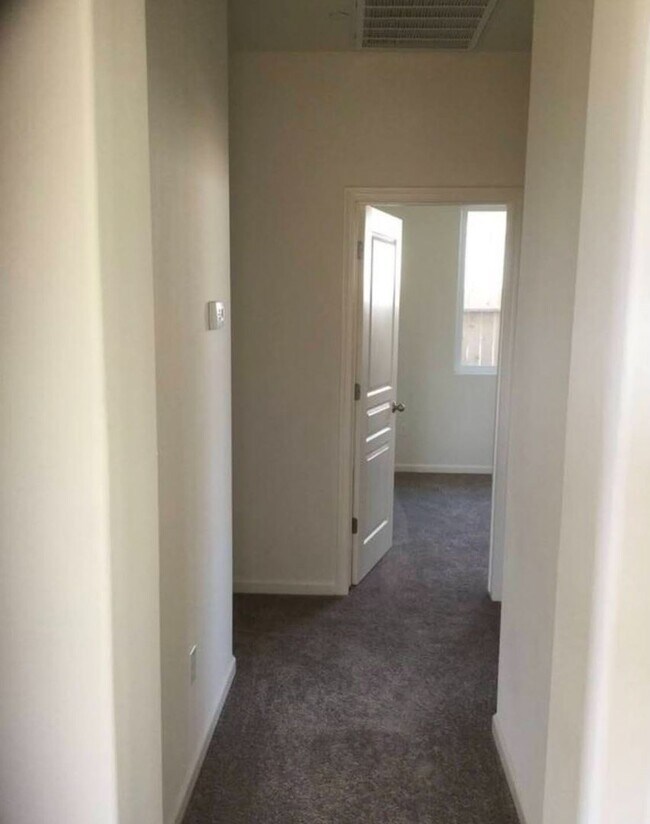 Building Photo - Nice home in North Merced