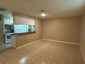 Building Photo - 937 Fresa Rd