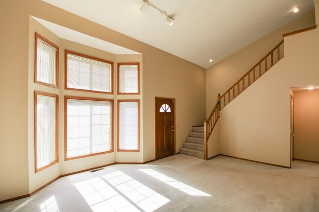 Building Photo - 2677 Fort Rock Ct SE