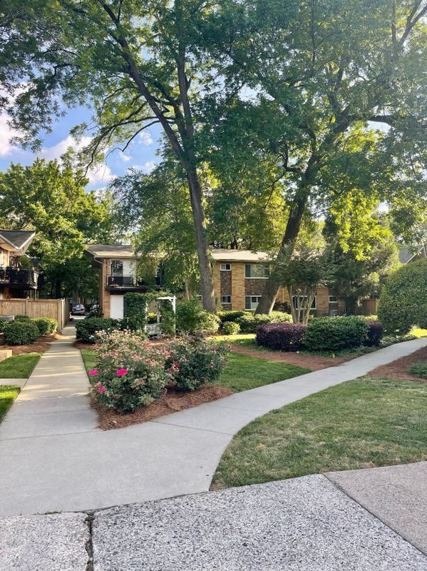 Foto del edificio - 115 Biscayne Dr NW