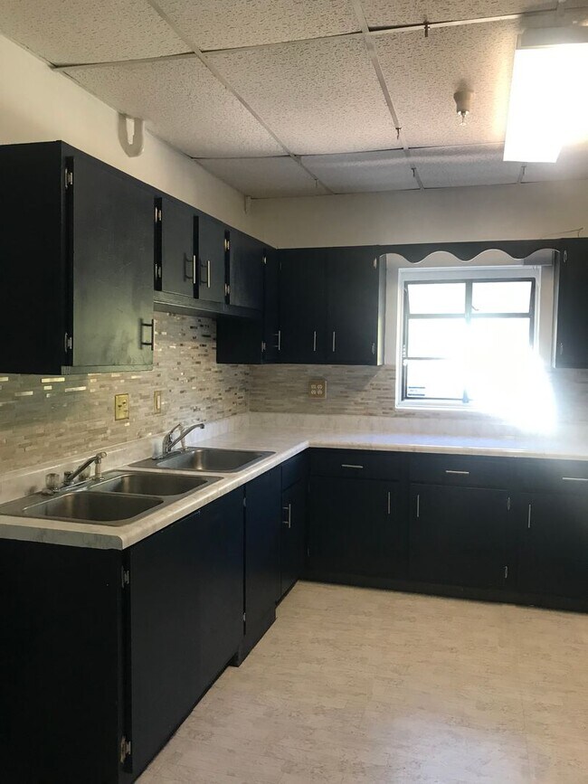 Foto del edificio - Large 6BR/4.5BA home in a great location c...