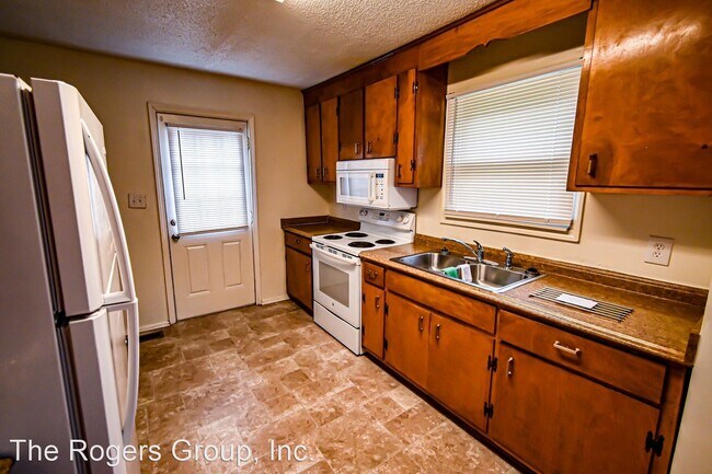 Foto del edificio - 3 br, 1 bath House - 827 Taylor Street