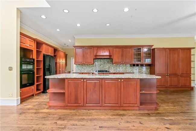 Photo - 430 W Wesley Rd NW House