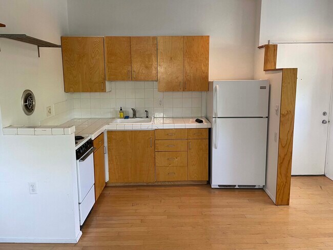 Fotografía del edificio - 1501 E Spring St