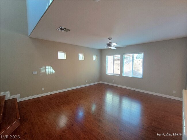 Foto del edificio - 9742 Thistle Dew Ave