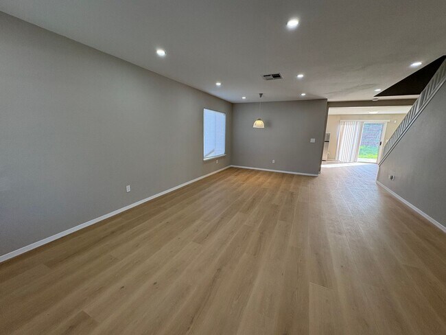 Building Photo - Gorgeous Updated home in the Antioch Hills