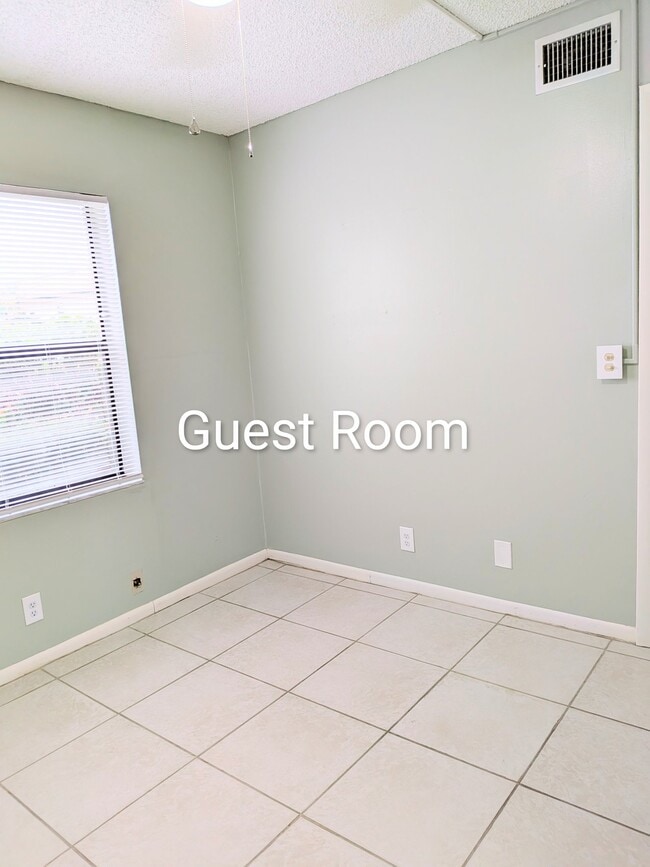 Photo - 7190 Golf Colony Ct (Greenacres, FL) Apartment