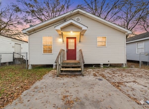 Building Photo - 119 Sternberg Dr