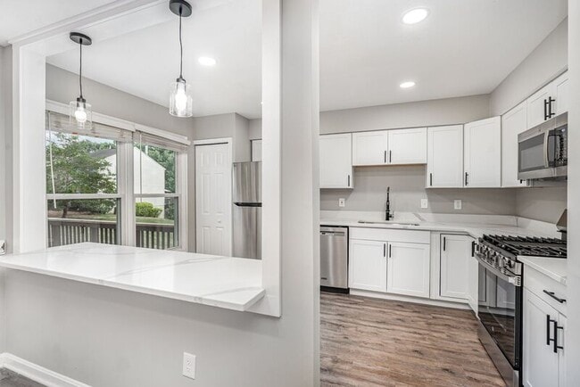 Building Photo - 10701 Houck Dr
