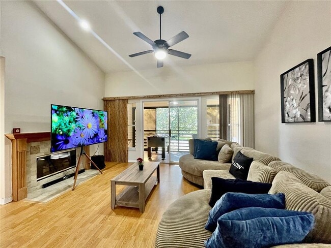 Foto del edificio - 2960 Cottage Grove Ct
