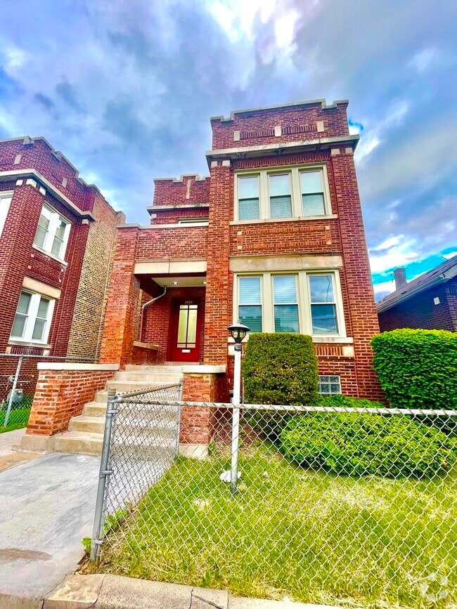 Building Photo - 7939 S Justine St
