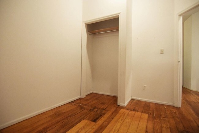 Foto del edificio - 239 Kingsland Ave