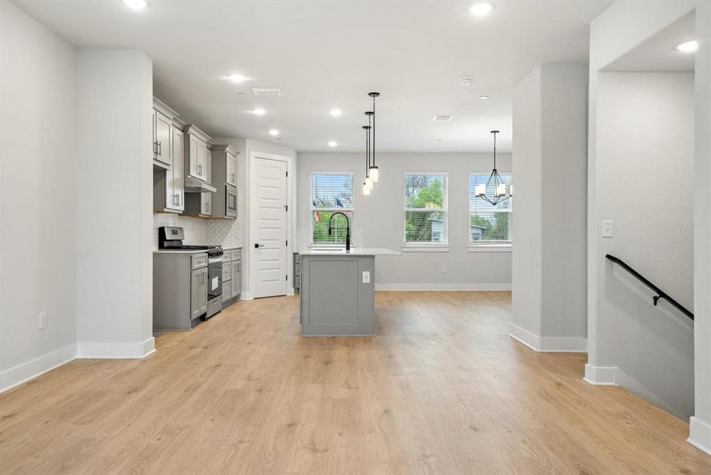 Primary Photo - 200 W 56th St
